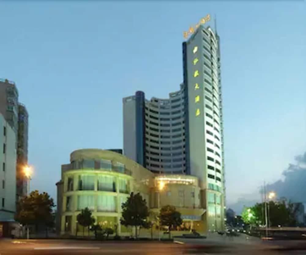Hongyi Hotel Wuhan Eksteriør billede